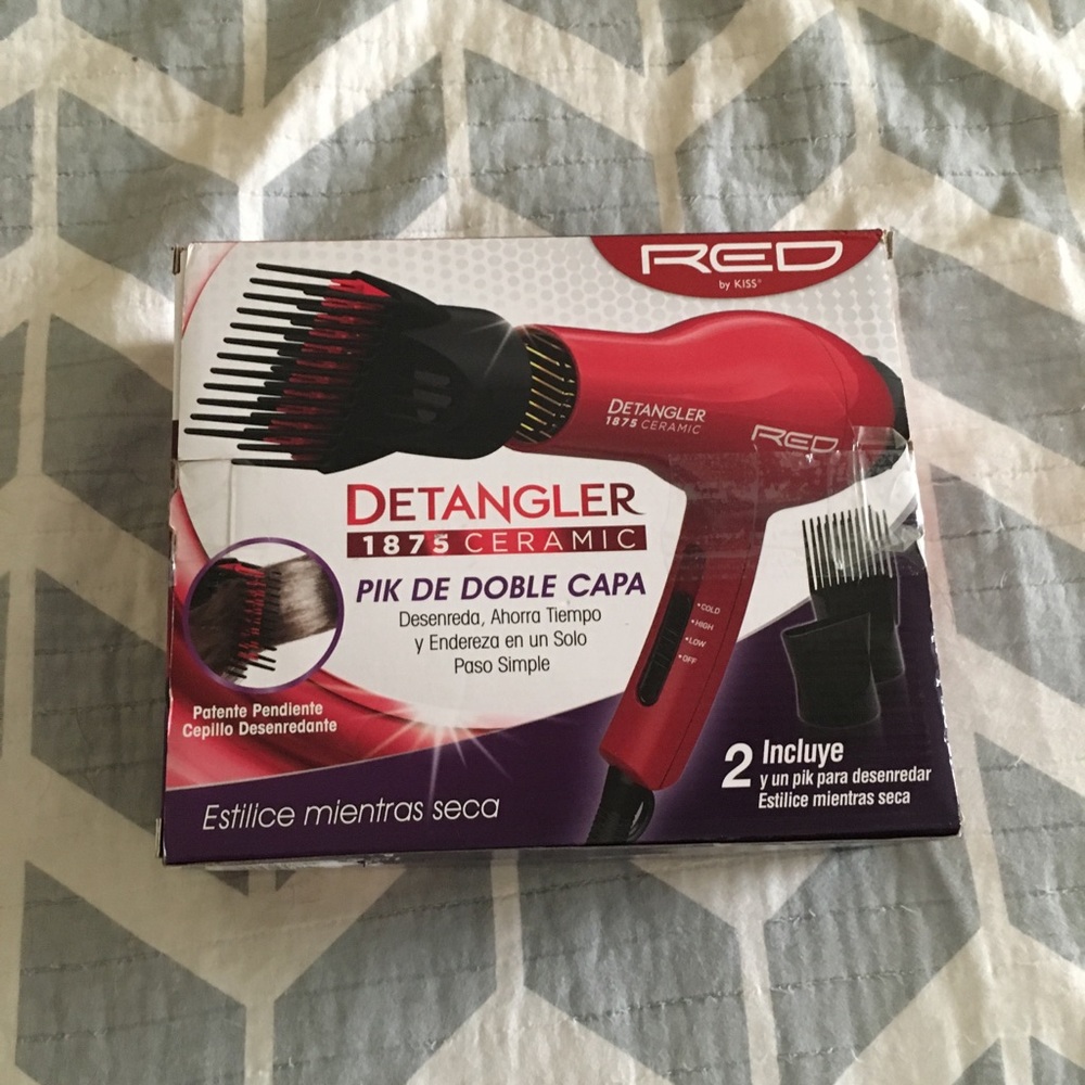 Detangling hair dryer